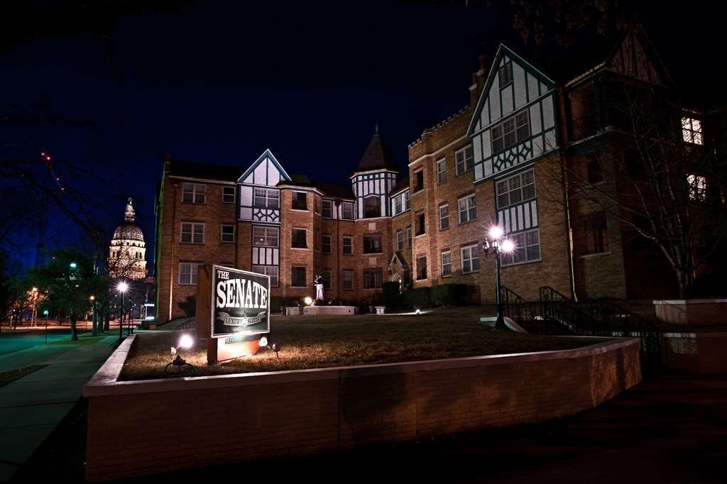 Senate Suites Extended Stay Hotel Topeka Exterior foto